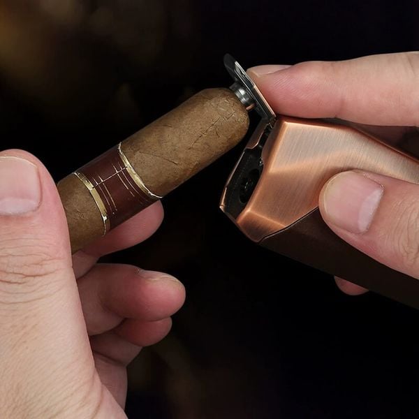 Bật lửa khò 2 tia có đục lỗ Honest BCZ 782