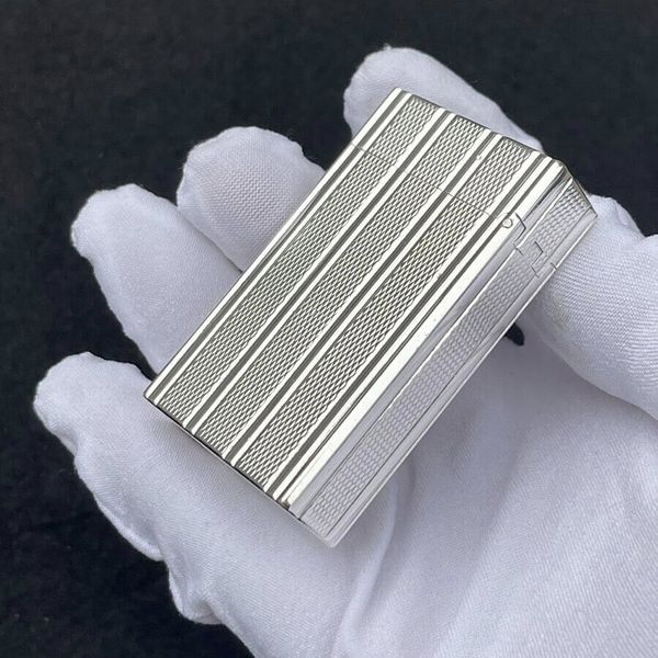S.T. Dupont Ligne 1 (1 Lỗ) – Bọc Vàng 20 Microns – Họa Tiết Vân Kẻ Dọc Thanh Lịch DPH52