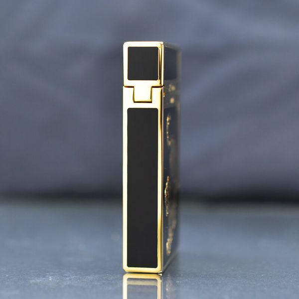 Bật lửa Dupont sơn mài hình hổ D11