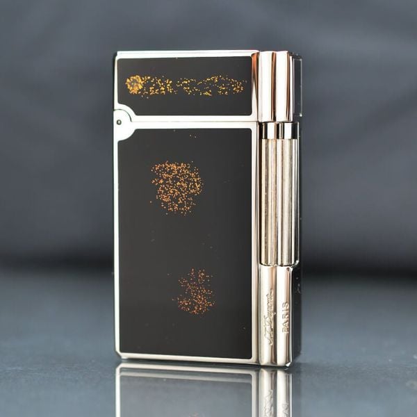 Dupont Hồng Kông Sơn Mài Đen Đính Nhũ Viền Kẻ Sọc D20