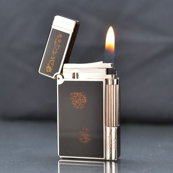 Dupont Hồng Kông Sơn Mài Đen Đính Nhũ Viền Kẻ Sọc D20