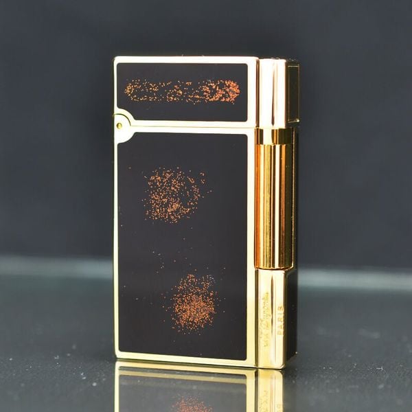 Dupont Hồng Kông Sơn Mài Đen Đính Nhũ Viền Kẻ Sọc D20