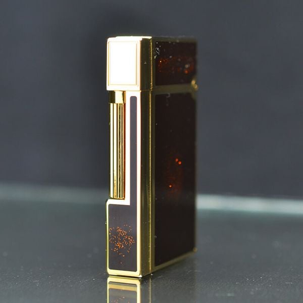 Dupont Hồng Kông Sơn Mài Đen Đính Nhũ Viền Kẻ Sọc D20