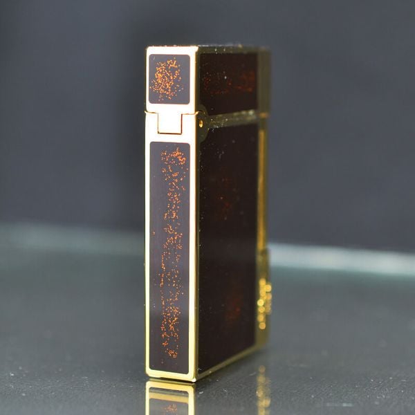 Dupont Hồng Kông Sơn Mài Đen Đính Nhũ Viền Kẻ Sọc D20