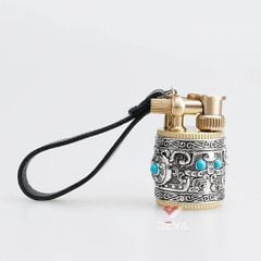 Bật lửa móc khoá Chief vỏ xoay mạ bạc hoa văn nổi đính đá CF716