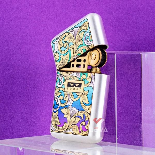 Bật lửa xăng đá chính hãng Zorro dáng nhỏ sơn hoa văn cổ điển Z790