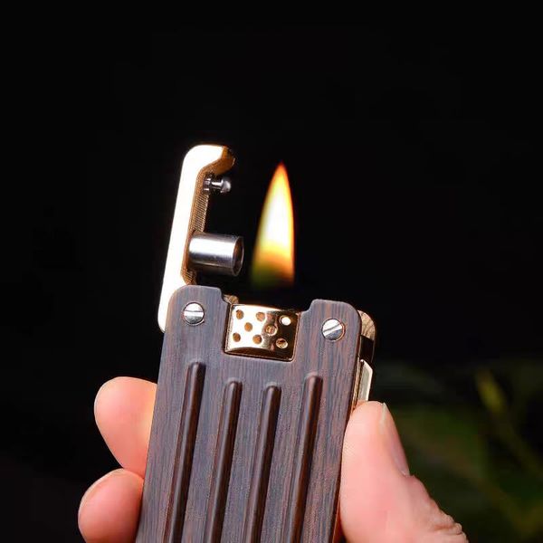 Bật lửa Chief xăng đá tự động có chốt khóa CF238