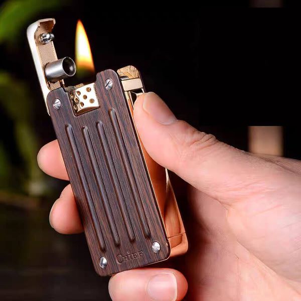 Bật lửa Chief xăng đá tự động có chốt khóa CF238