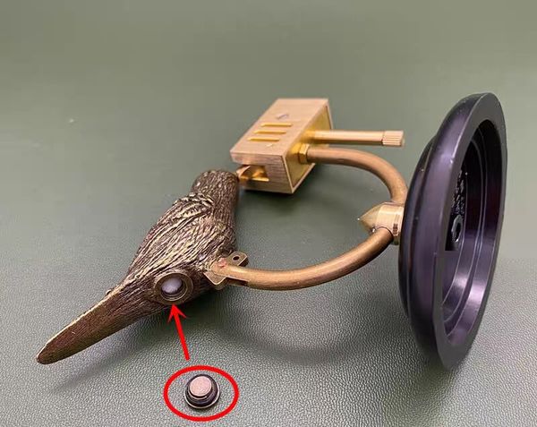 Bật lửa xăng đồng khối hình chim TC23