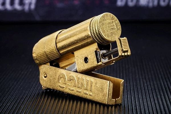 Bật lửa cối xăng kiểu cổ 6700