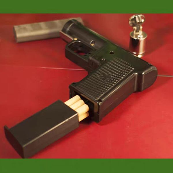 Bật lửa thủ công hình cây súng kèm khay đựng thuốc lá Razzia TC26