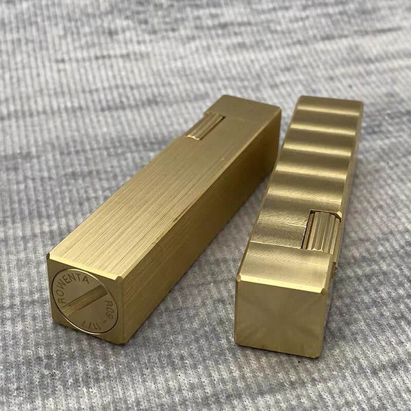 Bật lửa xăng đá Rowenta hình khối chữ nhật RWT-R09