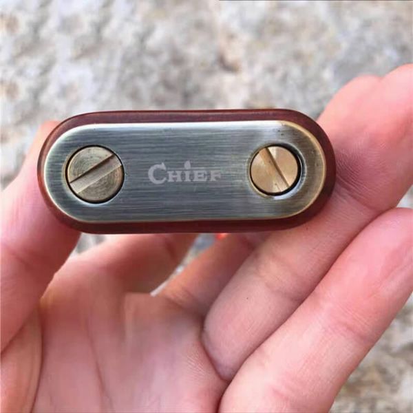 Bật lửa bọc gỗ xăng đá độc lạ Chief CF217