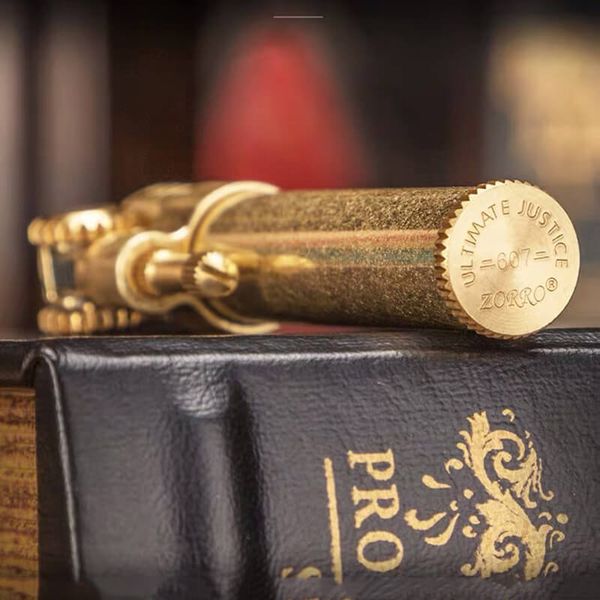 Bật Lửa Xăng Đá Zorro Z607