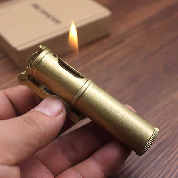 Quẹt xăng đá Dolphin 686