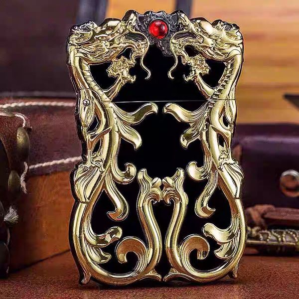 Bật lửa xăng độc lạ rồng nhả ngọc đỏ Zorro Z610