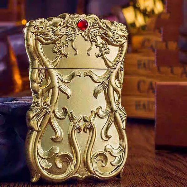 Bật lửa xăng độc lạ rồng nhả ngọc đỏ Zorro Z610