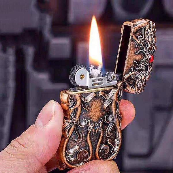 Bật lửa xăng độc lạ rồng nhả ngọc đỏ Zorro Z610