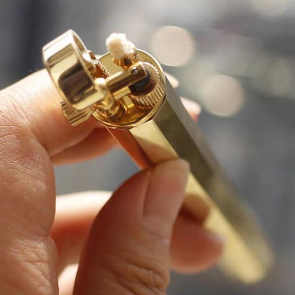 Bật lửa thủ công Đồng nguyên khối độc lạ cán dài TC31