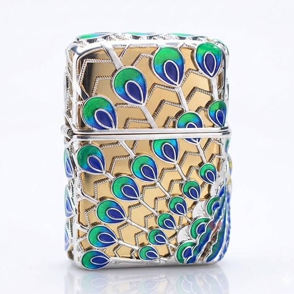 Zippo Bọc Vàng Chủ Đề Khổng Tước Phú Quý ZN359