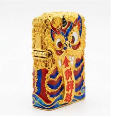 Zippo Bọc Lưới Mạ Vàng Đầu Sư Tử Nhả Chữ Tài Lộc ZN163