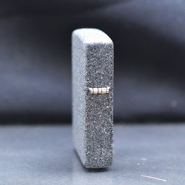 Zippo Chủ Đề Biểu Tượng Ngọn Lửa Phong Cách Metal Z350