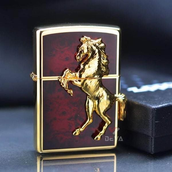 Zippo Nhật Mạ vàng ốp ngựa nổi sơn màu ZN12
