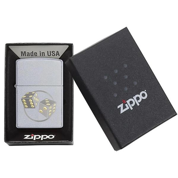 Zippo khắc hình xúc xắc mạ satin Z208