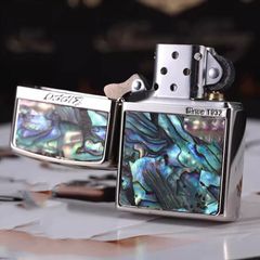 Zippo Viền Bạc Hoa Văn Khảm Trai ZN195