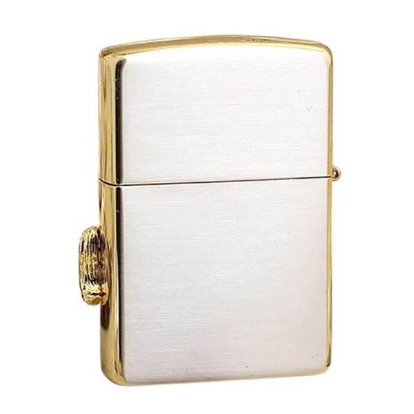 Zippo Đồng Cháy Ốp Chú Ngựa Chiến Thắng ZN17