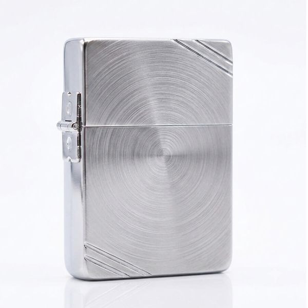 Zippo tái bản 1935 chặt góc hoa văn đường tròn đồng tâm ZN310