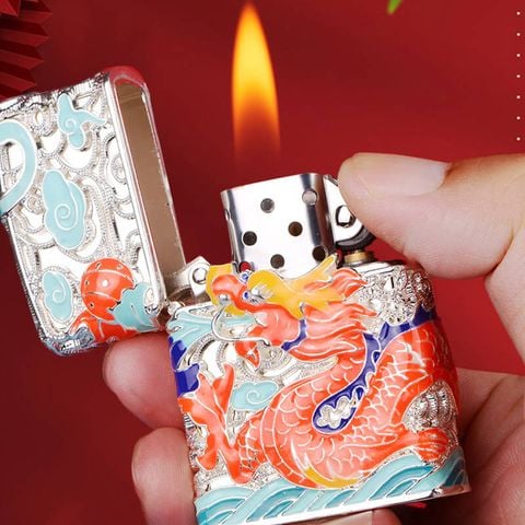 Bật lửa xăng đá Chief bọc lưới hoa văn chủ đề rồng thần CF1355-1356