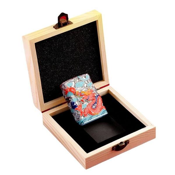 Bật lửa xăng đá Chief bọc lưới hoa văn chủ đề rồng thần CF1355-1356