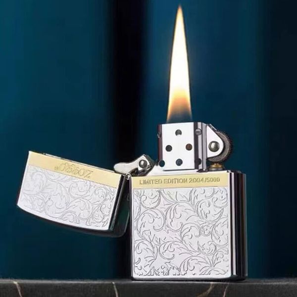 Bật lửa Zorro hoa văn Venetian viền ngang mạ vàng giới hạn Z92067