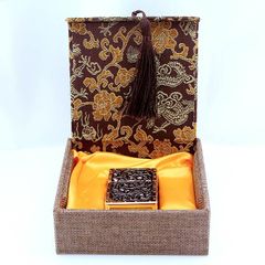 Bật lửa xăng đá Zorro bọc vỏ dày dập nổi hoa văn cổ điển Z91300