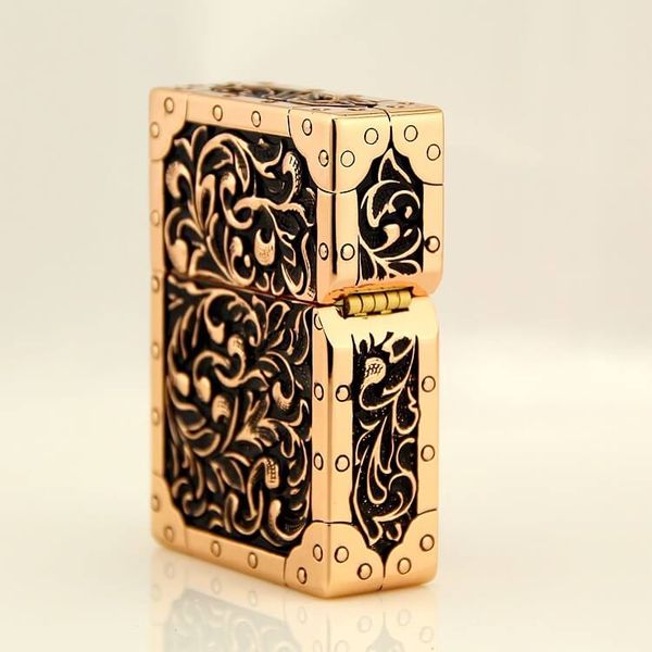 Bật lửa xăng đá Zorro bọc vỏ dày dập nổi hoa văn cổ điển Z91300