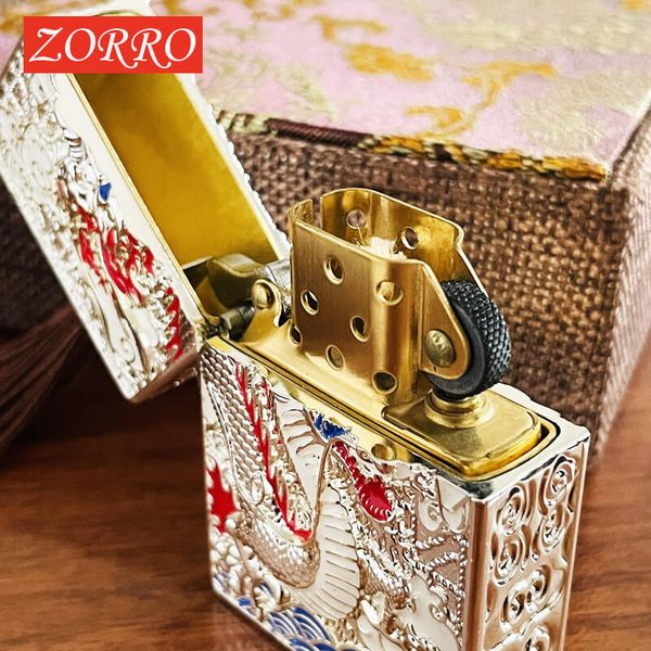 Bật lửa xăng đá Zorro bọc vỏ dày khắc nổi rồng thần Z-KJ1024