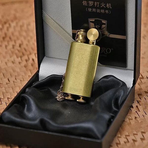 Bật lửa  Zorro mini cổ điển chụp bấc Z770