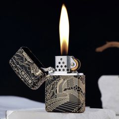 Bật lửa xăng đá Zorro chủ đề Vạn Lý Trường Thành mạ vàng Z2-1076