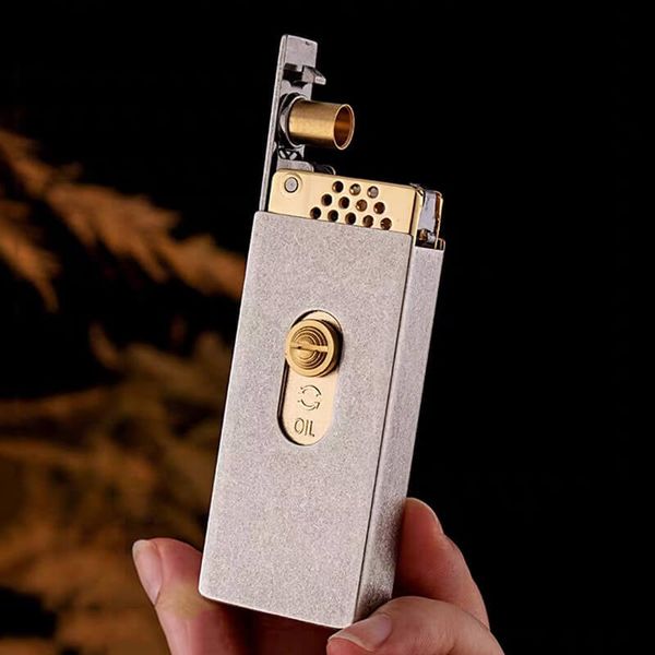 Bật lửa xăng đá chính hãng Zorro cần gạt nắp trượt Z739