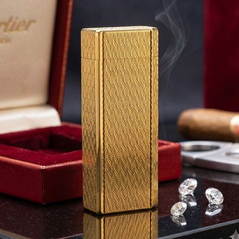 Cartier 5 cạnh hoa văn mạ vàng CA23