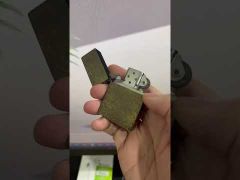Zippo Tái Bản 1935 Vân Gõ Búa Z319-video