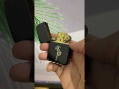 Zippo Tái Bản 1941 Đen Bóng Ốp Emblem Cô Gái Windproof ZN350-video