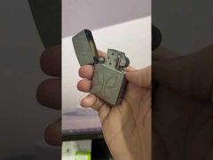 Zippo Satin Khắc Hình Con Bướm Cách Điệu Mạ Vàng Z62-video
