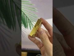 Zippo Tái Bản 1935 Mạ Vàng Hoa Văn Đan Sợi Carbon ZN152-video