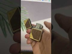 Zippo ốp gỗ hoa văn góc ZN178-video