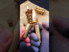 Bật lửa thủ công đồng khối TC25-video