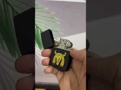 Zippo sơn đen ốp Emblem đầu trâu thổ dân ZN306-video