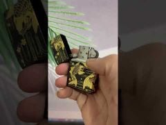Zippo sơn đen hình cá chép vàng ZN174-video