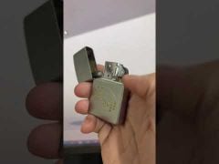Zippo khắc hình xúc xắc mạ satin Z208-video